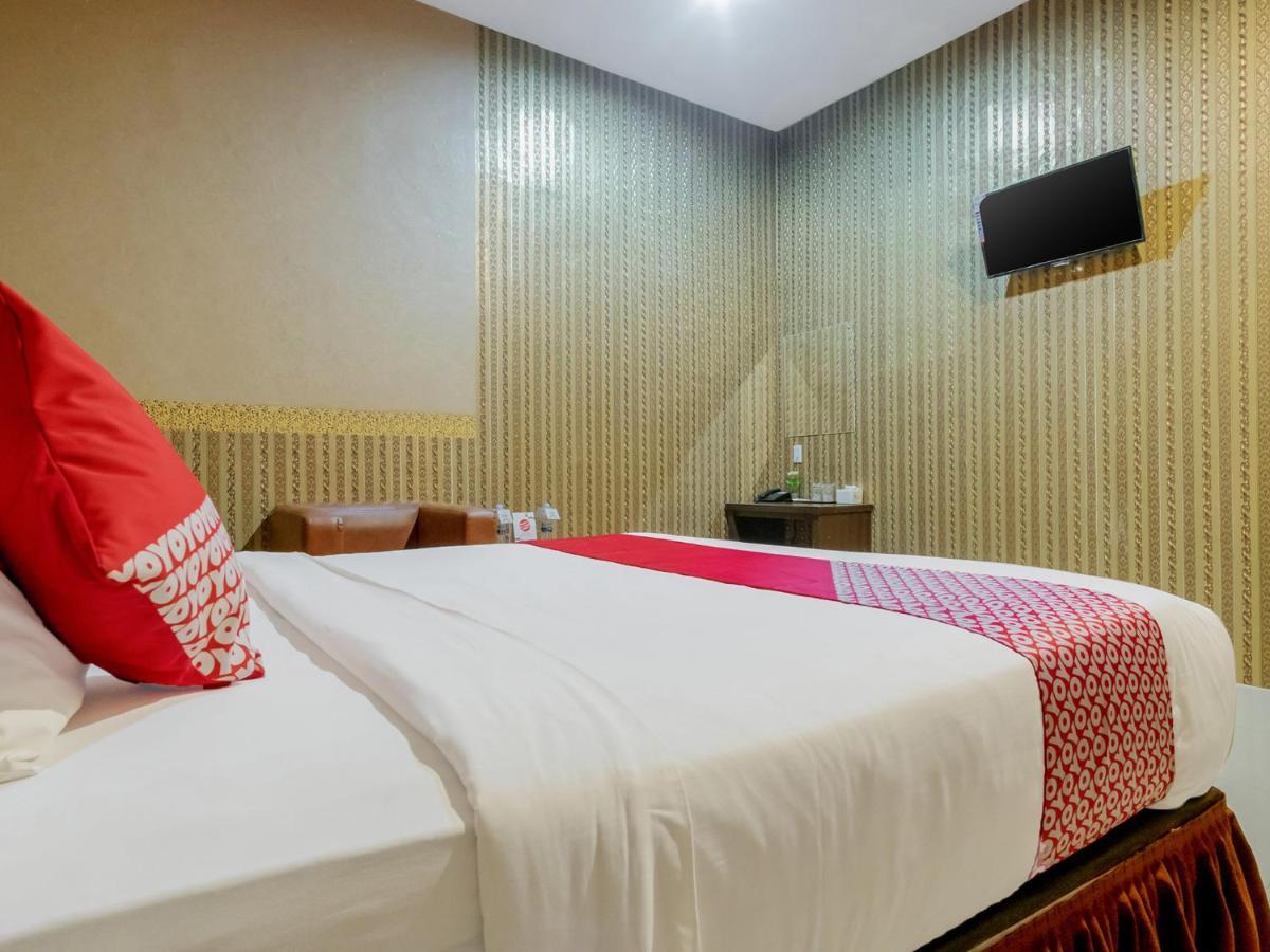 Oyo 741 Hotel Labuhan Raya Medan Exterior foto